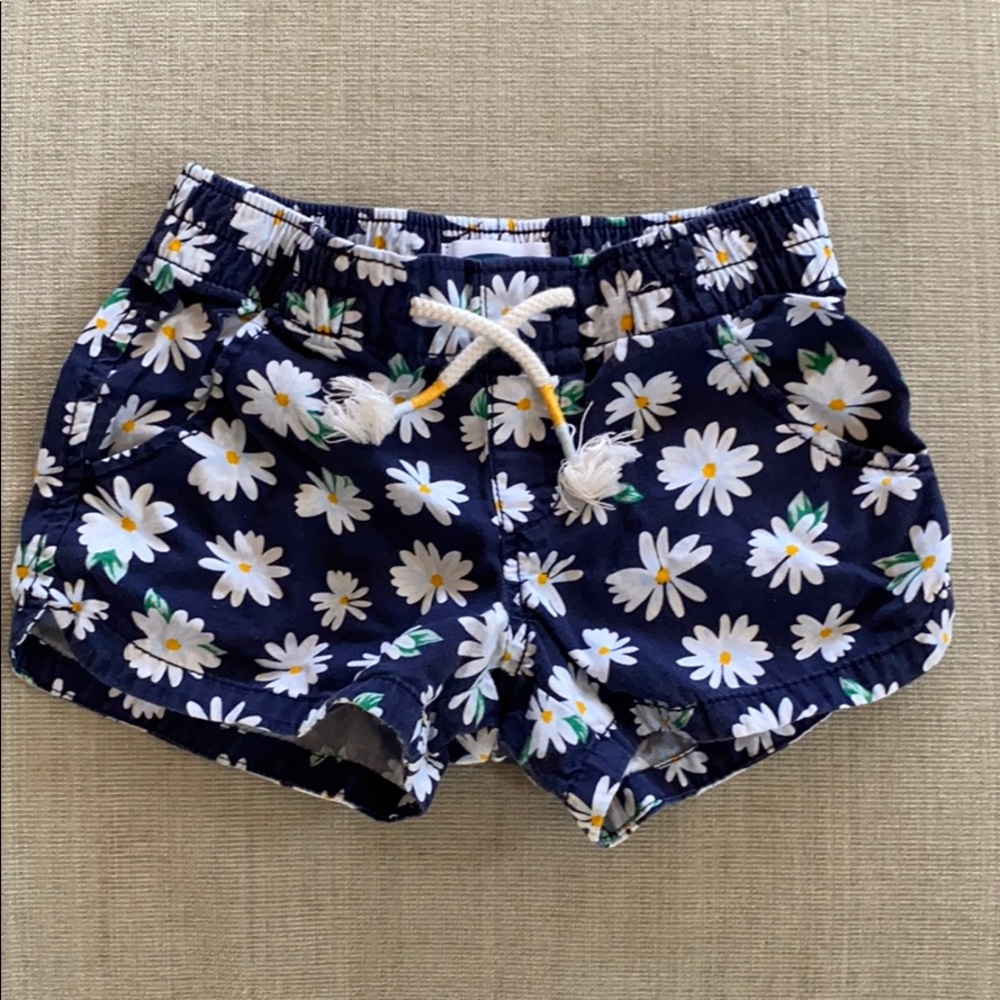 Girls daisy shorts